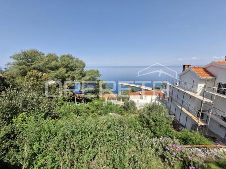 Građevinsko zemljište 338 m2 s dozvolom i pogledom na more, otok Korčula