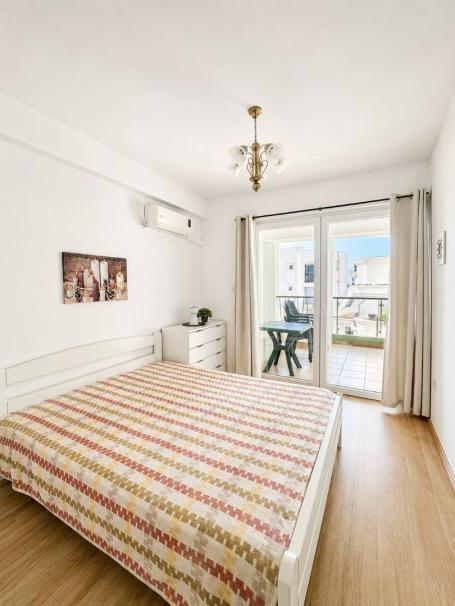 A bright two-room apartment in the Ilino area of Bar is for sale. 