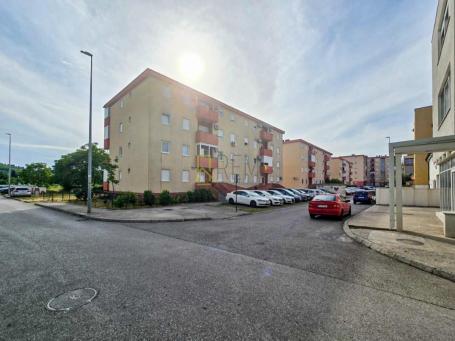 Prodajemo -poslovni prostor 52 m² na Zabjelu