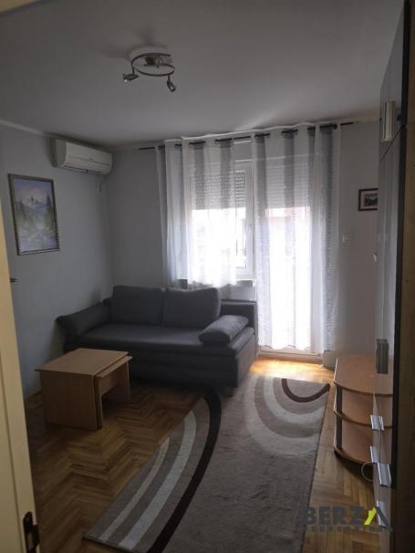 NAMEŠTEN, JEDNOSOBAN STAN, BULEVAR