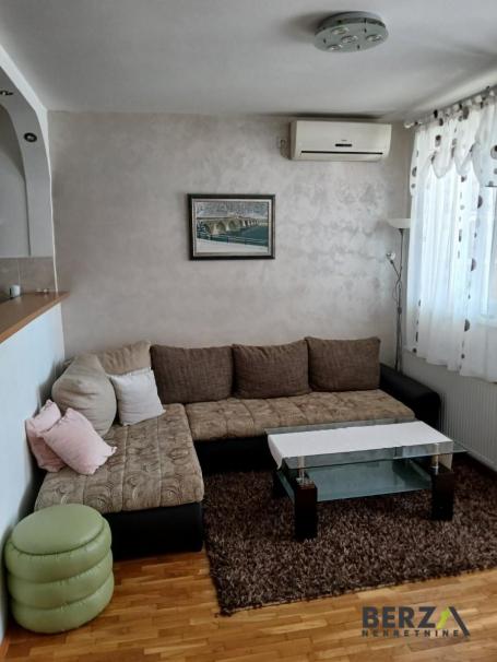  ODLIČAN DVOSOBAN STAN - NOVA DETELINARA