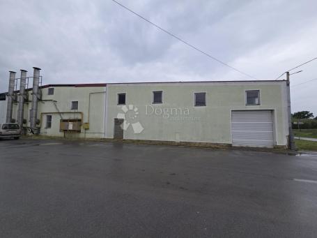 Poslovno-industrijski kompleks za najam!