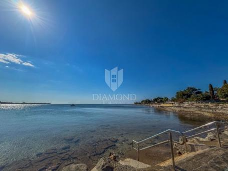 Ekskluzivno!Novigrad, stan u prizemlju na 100m od plaže!