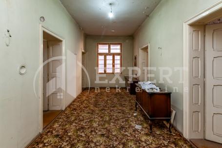 Salonski stan u centru Niša, četvorosoban,  117 m2
