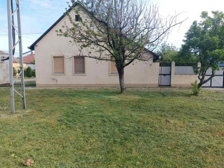 TITEL TITEL 152m2 , T ,130000e