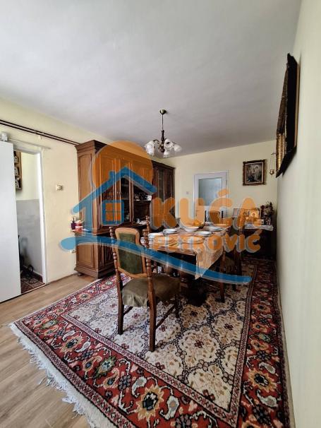 Na prodaju trosobni stan 74m2, kod Lutkarskog pozorišta
