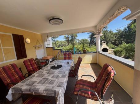 Kuća Vir 3 apartmana Južna orijentacija 180m od mora
