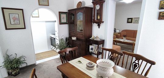 Zemun, Cara Dušana, kuća sa dvorištem, renovirana, odmah useljiva . . 
