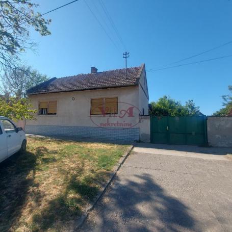 Srbobran, Odlična velika komforna kuća- može na kredit