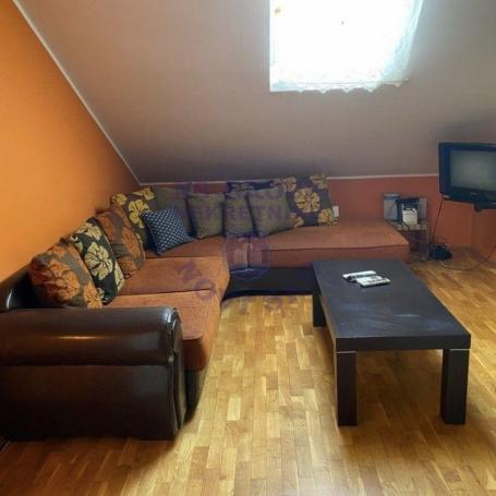 Dvosoban stan na Detelinari