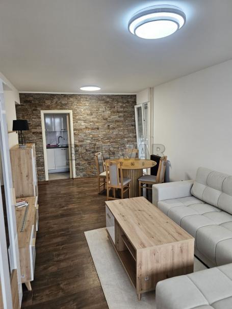 Odličan kompletno renoviran stan kod Gradske bolnice, 68m2, 8. sprat