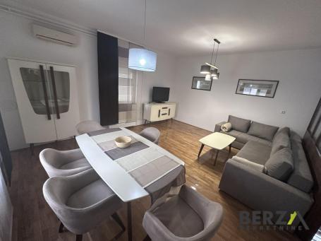  MODERNO OPREMLJENA PET FRIENDLY KUĆA NA SPRAT OD 140 M2 SA VELIKIM DVORIŠTEM NA ADICAMA