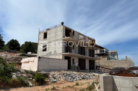 Šolta, Stomorska, dvosoban stan na drugom katu s panoramskim pogledom na more
