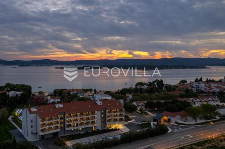 Zadar, Sv. Filip i Jakov, dvoetažna rezidencija u luksuznom stambenom kompleksu