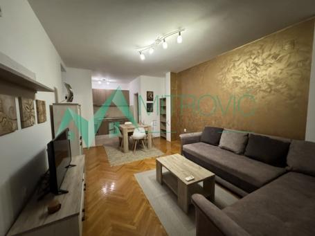 Izdavanje, Stan, 52m2 , Grbavica