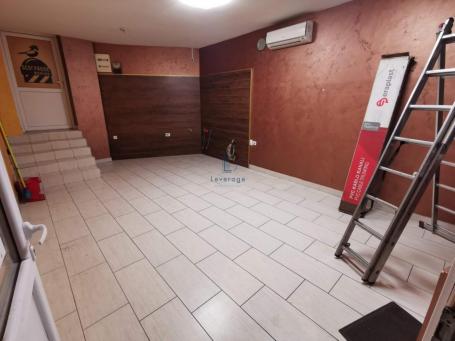 Lokal, Olimp, 30 m2
