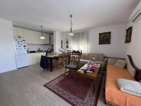 Komforan trosoban stan sa garažom, novogradnja