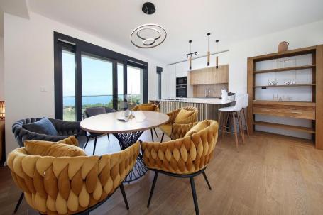 STAN-IKA, Opatija, 108 m²