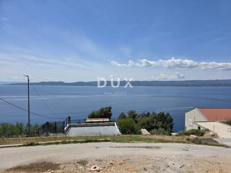 DALMACIJA, PISAK – Dvosobni stanovi s krovnom terasom