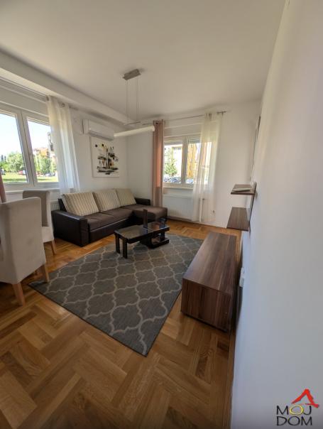 NOVI SAD - ŠARENGRAD - JEDNOIPOSOBAN STAN - 37 m2 - 128,750€