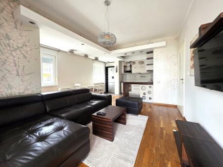  Dvosoban lijepo namješten stan, 70m², City kvart, Podgorica