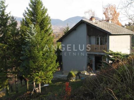 Jastrebarsko - Redovje  Kuća 90 m2 sa okućnicom 2215 m2