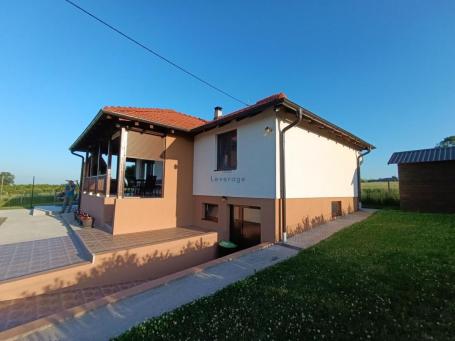 Mladenovac, Mala Vrbica, 106 m2