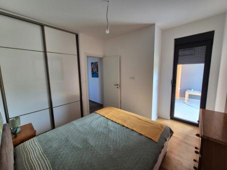 [IZDAJEM] Jednosoban Stan 40m2 u Bar (350m od Mora)