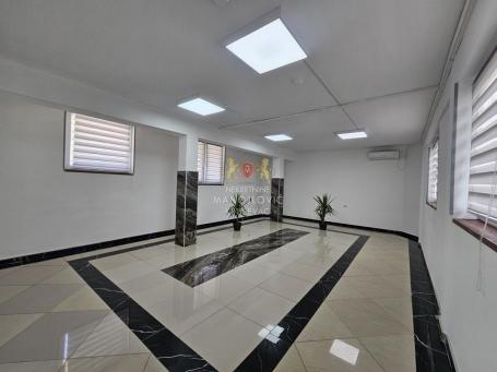 Poslovni prostor 108 m², Bazeni, Kruševac, prvi sprat