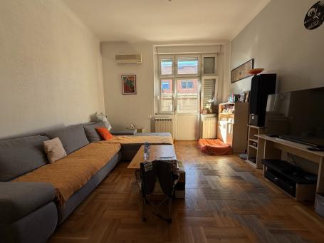 Salonski stan u centru kod Beograda na vodi, 106m2