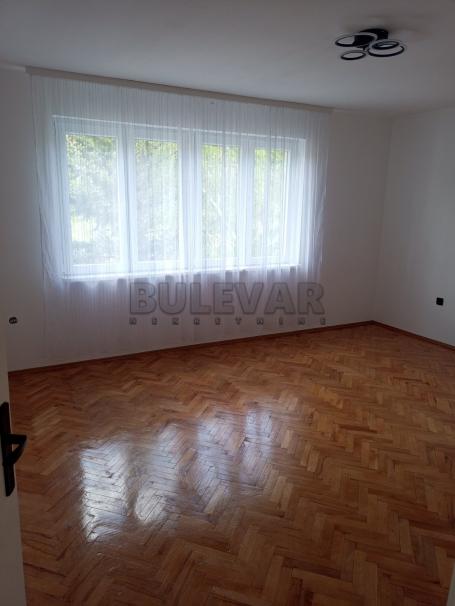 Izdaje se stan kod Bogoslovije