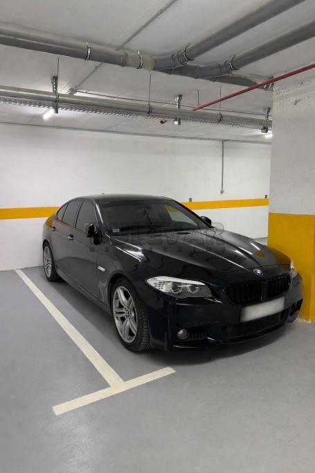 Izdaje se garažno mesto u centru grada