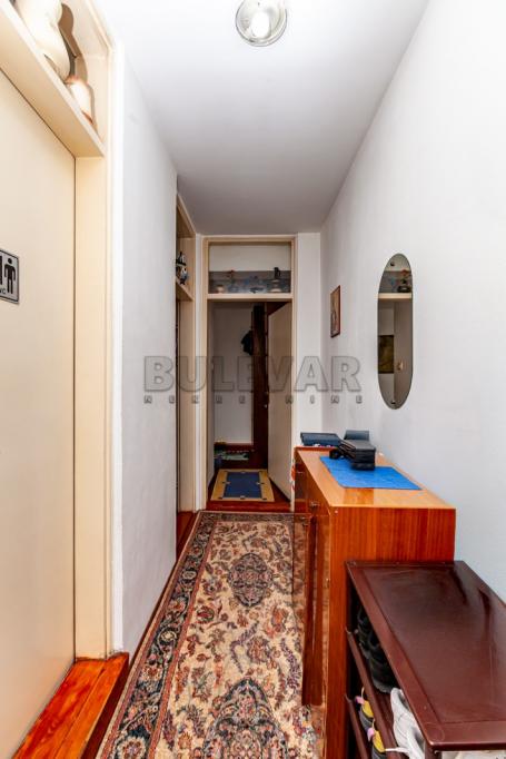 Jednoiposoban stan, centar 30m2