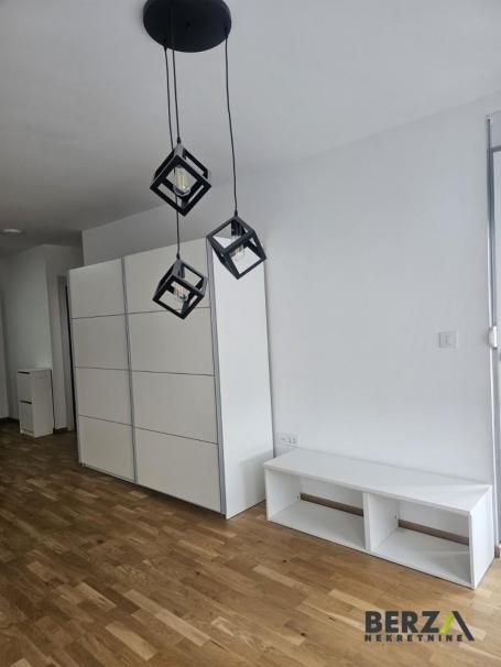 ODLIČAN, POLUNAMEŠTEN DVOSOBAN STAN, PODBARA