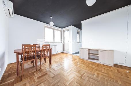 Novi Zagreb, Otok, trosoban stan 61 m² s garažnim parkirnim mjestom