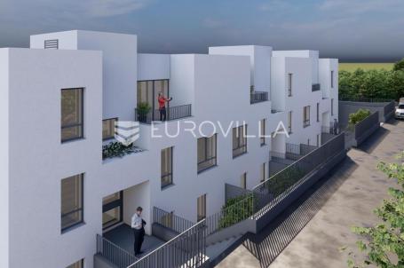 Split, Podstrana | Penthouse na drugom katu s prostranom terasom