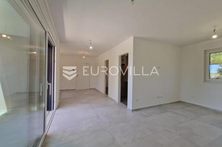 Vir, prostran i svijetao apartman u prizemlju