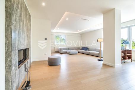 Šalata, novogradnja, luksuzan četverosoban stan s vrtom, wellness, apartman