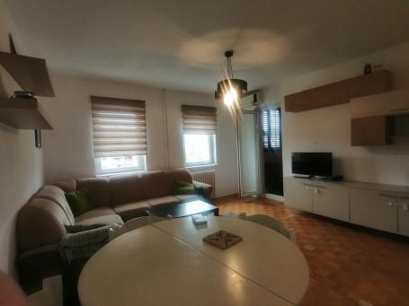 Namešten dvosoban stan 49m2 - Sajam