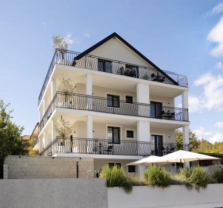 Nova Luksuzna Vila u Tivtu – 424 m²