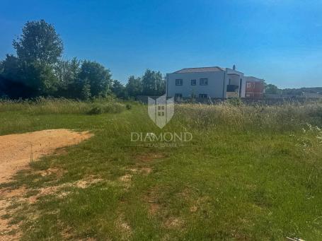 Okolica Loborike, Istra – atraktivno građevinsko zemljište na mirnoj lokaciji