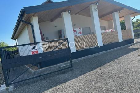Nova Gradiška, Poljane, kuća 215 m² sa potencijalom