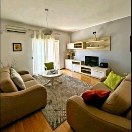 Jednosoban lijepo namješten stan, 53m2, City kvart, Podgorica