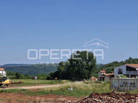 Istra, Momjan okolica – zemljište s građevinskom dozvolom 657 m2