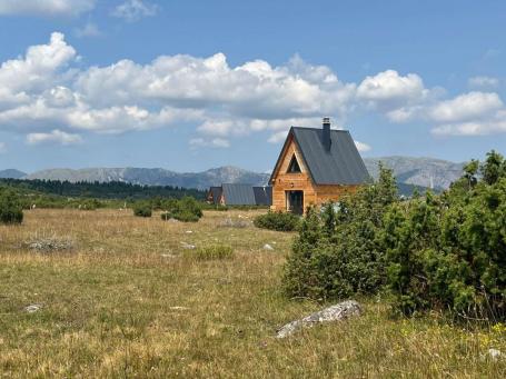 PRODAJE SE : Građevinski plac sa gotovim projekto Žabljak - Crna Gora 