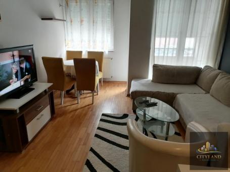 Dvoiposoban stan na Margeru sa garažnim mestom