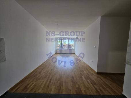 VRH! Četvorosoban sa 100m2 krovne terase - 2 garažna mesta u ceni