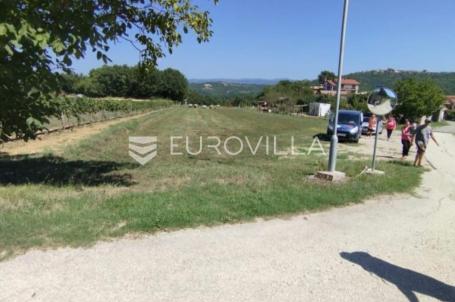 Cerovlje, Draguć, atraktivno prostrano građevinsko zemljište