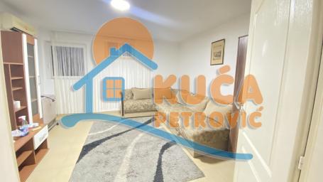 Izdaje se dvosoban stan u kući u centru Niša, 50m2!