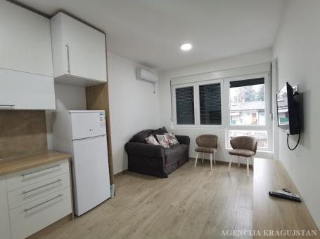 Izdavanje, Stan, 35m2 , Centar